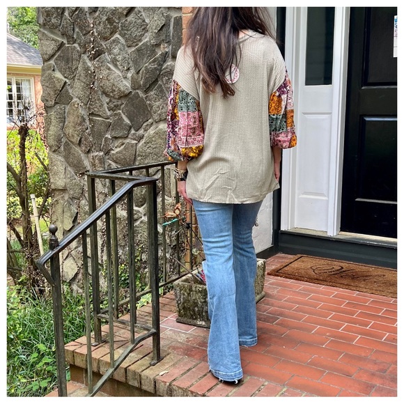 28 Boho Balloon Contrast Print Sleeves Tops
Waffle light knit loose fit - Picture 4 of 5